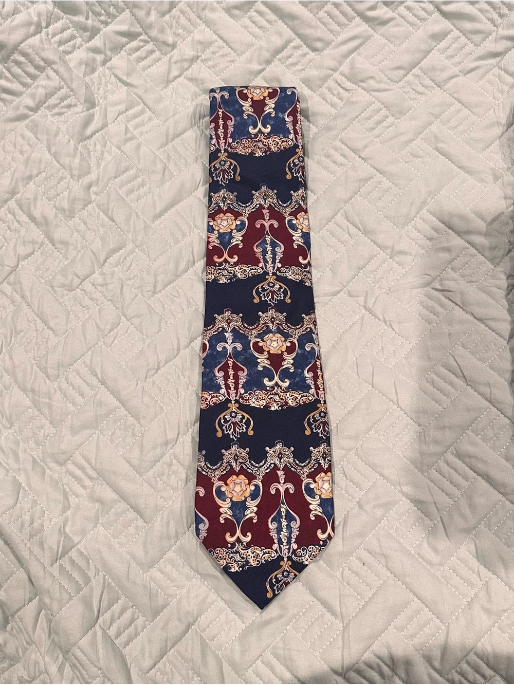 bill blass Navy and Burgundy Ornate Medallion Tie